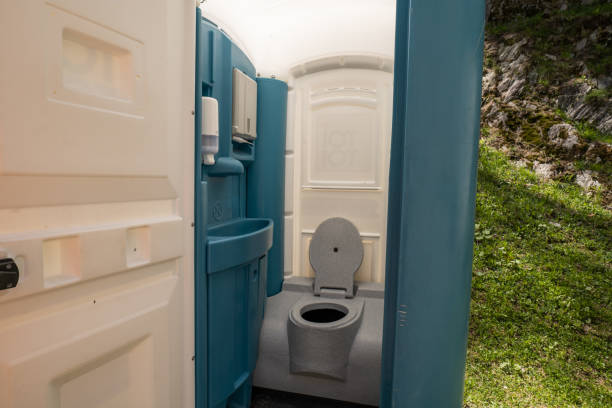Portable Toilet Options We Offer in Monson Center, MA